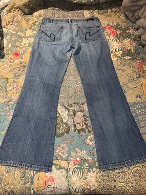 Citizen’s of Humanity Classic Women's Bootcut Jeans - Lighter Distressed Blue